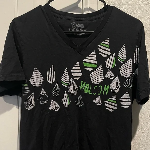 Mens Volcom Black Shirt, Slim Fit, Size Medium - Picture 4 of 4